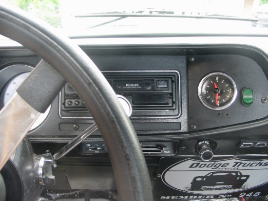 Dodge W200 vintage klok tijd dashboard