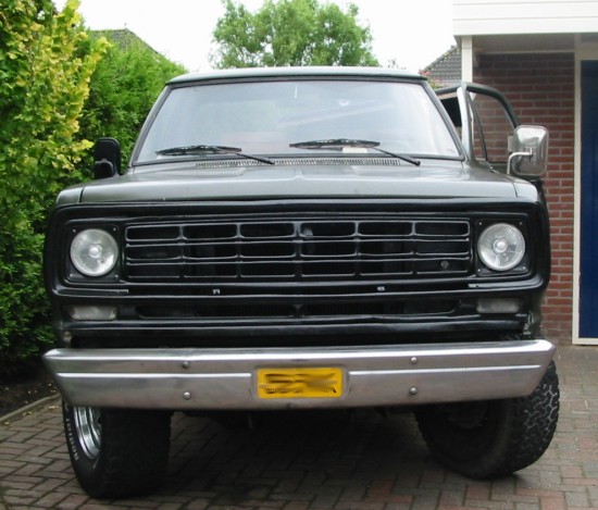 Dodge W200 voor bumper vervangen