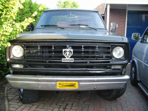 Dodge W200 voor bumper vervangen